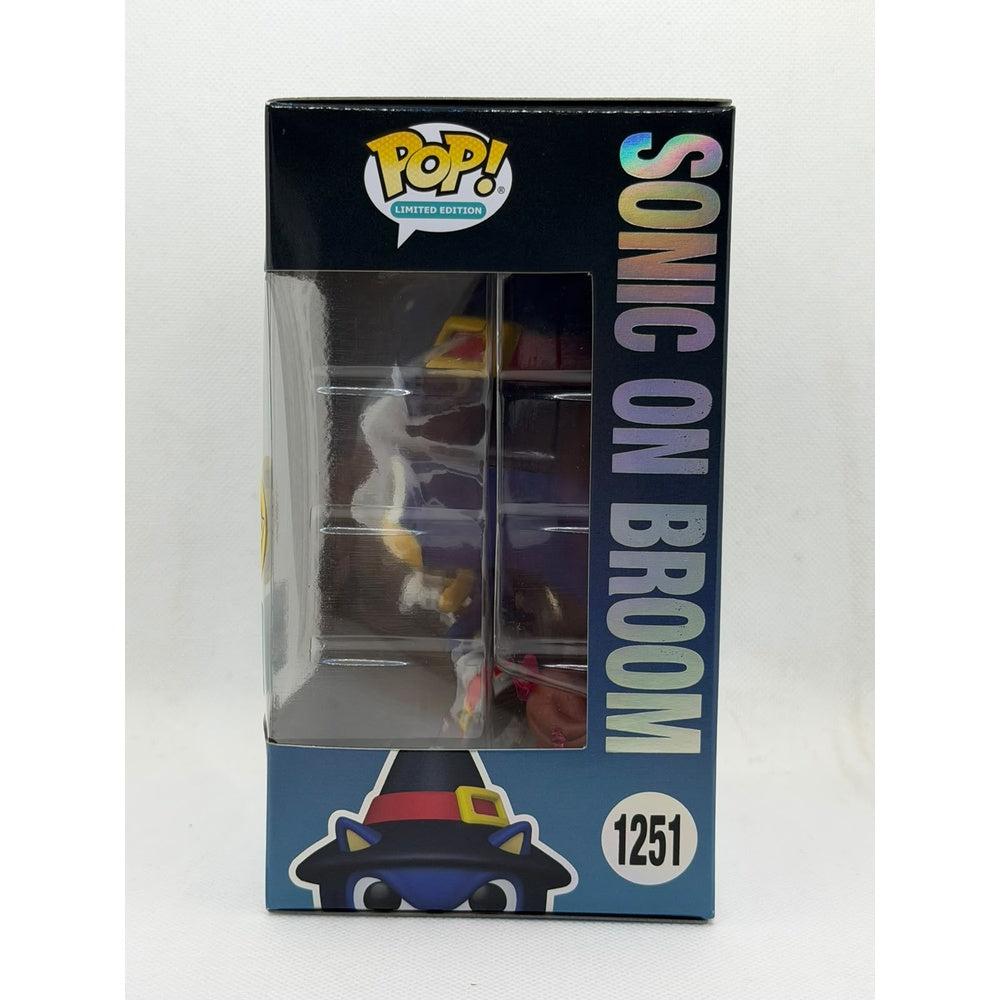 Funko Pop! Sonic on Broom - Sonic the Hedgehog # 1251 - LE 9500 PCS - Geekay Exclusive